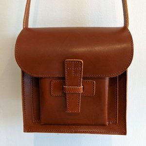 Agnes Baddoo Sac .5 sling bag in whiskey leather